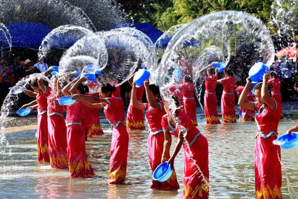 Water Splashing Festival