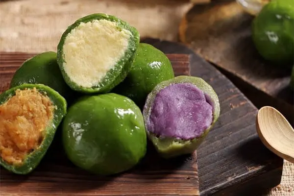 Qingtuan (Green Rice Balls)