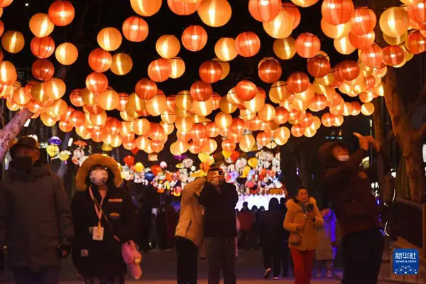 Lantern Displays (Denghui)