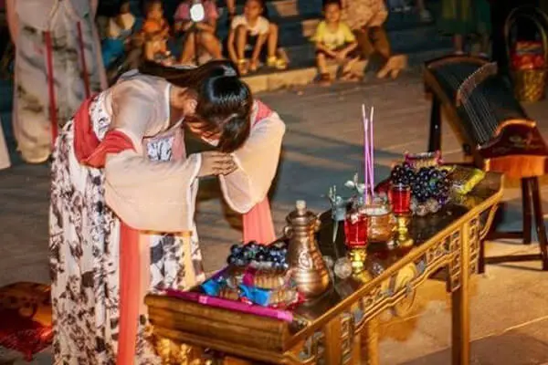 Worshiping the Moon Goddess