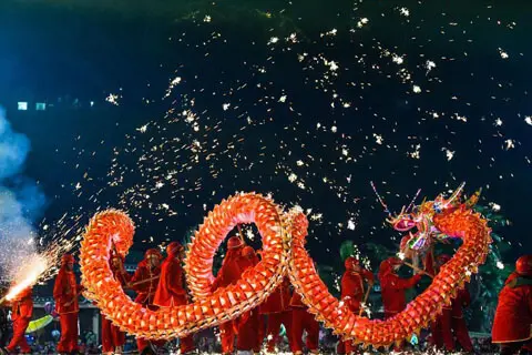 [ Dragon Dance Under Full Moon ]