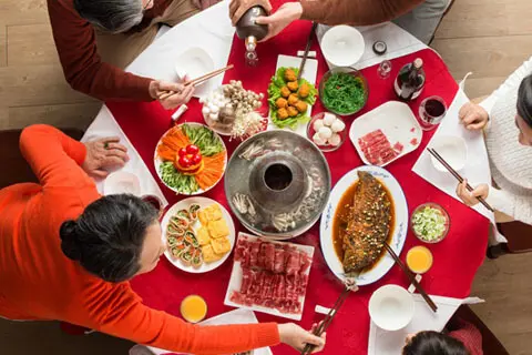 [ Family Reunion Dinner Table ]